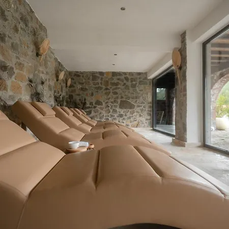 Izz Getaway - Adults Only מלון 3*