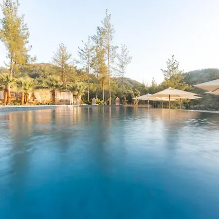 Izz Getaway - Adults Only