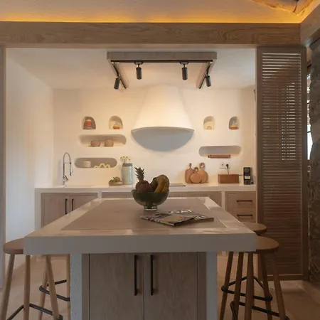 מלון Izz Getaway - Adults Only 3*