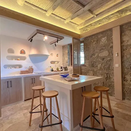 Izz Getaway - Adults Only מלון 3*