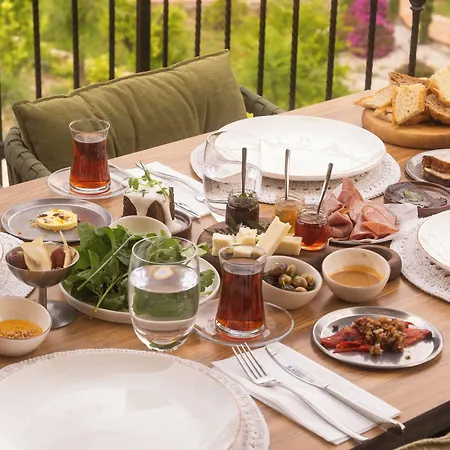 Izz Getaway - Adults Only מלון